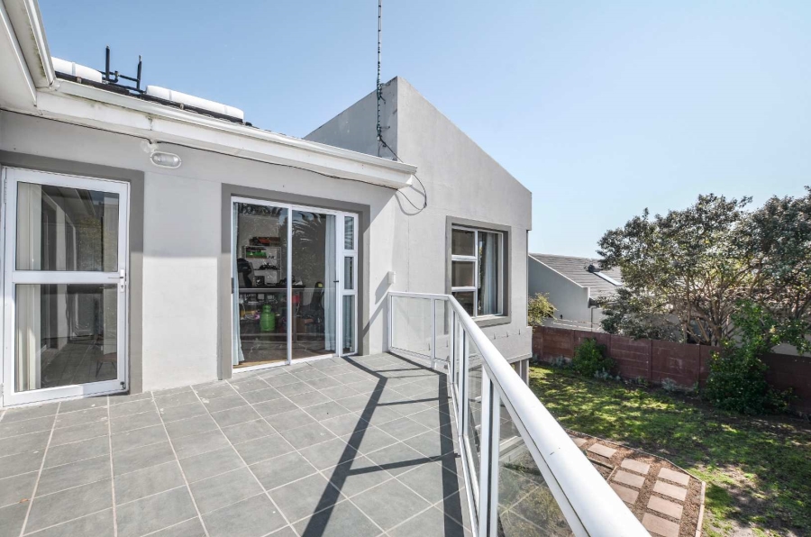 5 Bedroom Property for Sale in Sunset Beach Western Cape